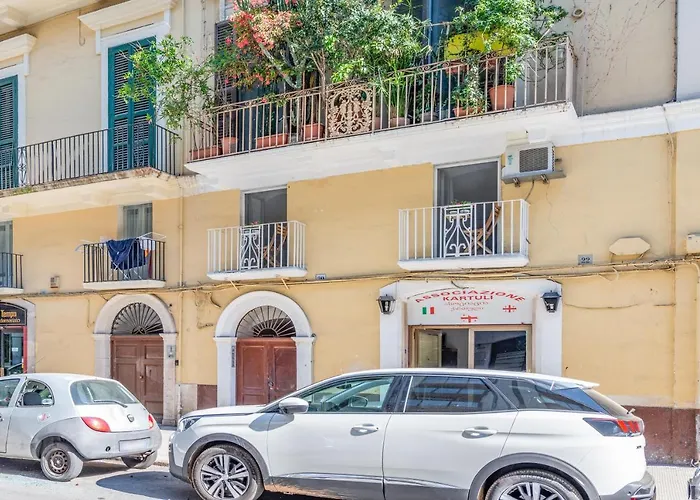 Stazione Centrale & Universita Lovely Apartment